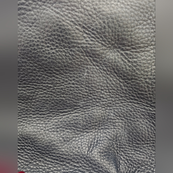 Michael Kors handbag NOT black. - Picture 5 of 6